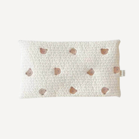 Notre coussin de tête pour bébé allie maintien doux et confort optimal, dans l’élégance naturelle de l’univers Bellemoon.