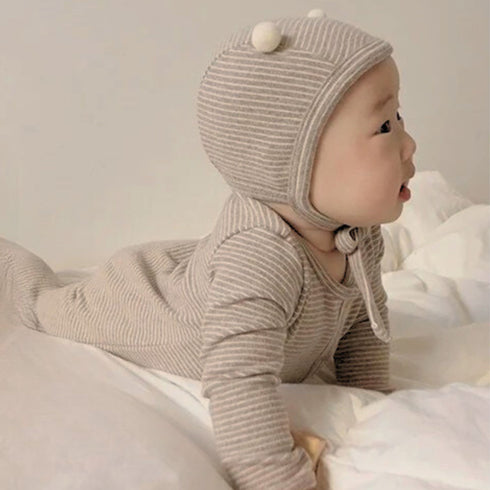 Ce pyjama coton bébé garçon 2 pièces offre confort et liberté de mouvement pour accompagner chaque nuit en toute douceur.