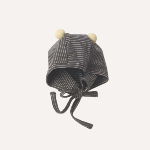 Douce nuit en vue avec notre pyjama coton bébé garçon et son bonnet marron assorti, pensé pour le confort des tout-petits dès les premiers rêves.