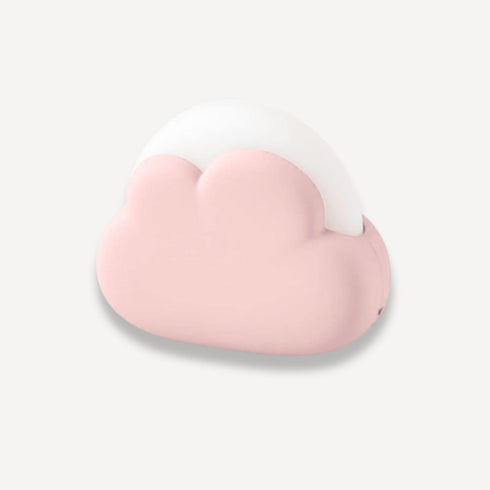 Tout en tendresse, la veilleuse bébé nuage rose Bellemoon éclaire les nuits d’une lumière apaisante et rassure bébé avec poésie.