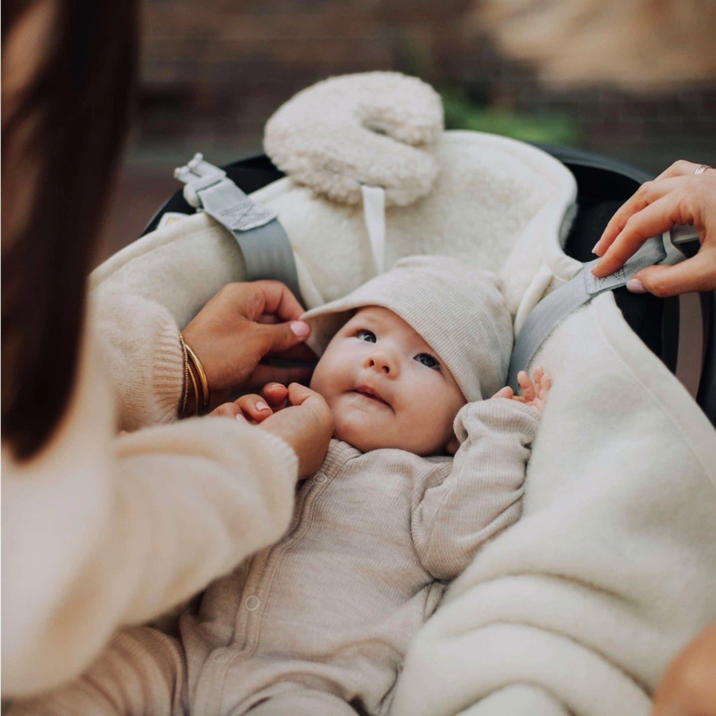 Couverture Enveloppante avec Ouvertures pour Maxi-Cosi