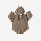 Combinaison bébé en maille avec bonnet