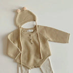 Combinaison bébé en maille avec bonnet