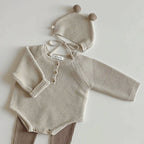 Combinaison bébé en maille avec bonnet