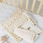 Un petit oreiller conçu pour le confort des tout-petits, entre légèreté, douceur et sérénité.