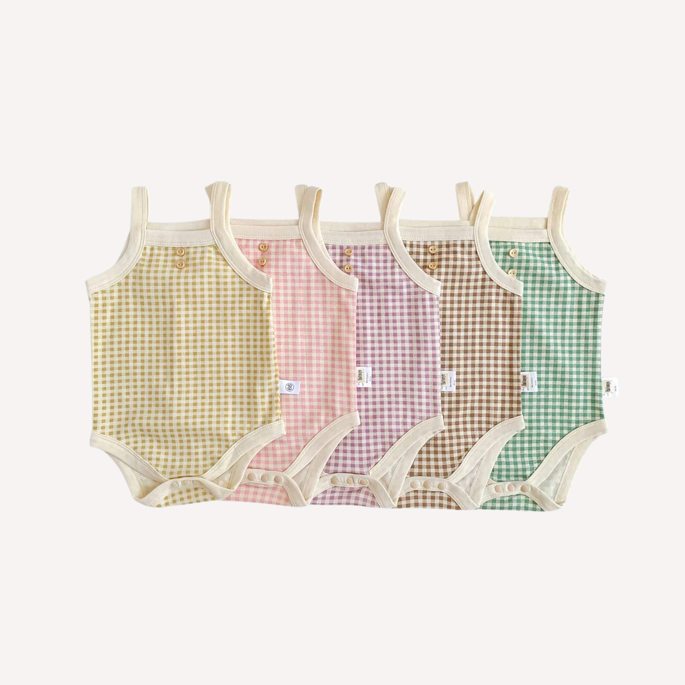  pyjama léger bébé fille aux couleurs douces et joyeuses, pensé pour des nuits d’été pleines de confort et de tendresse, fidèle à l’univers lumineux de Bellemoon.